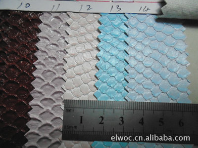 【亮光蛇纹 凹凸翘鳞蛇皮 PVC压花皮革 蛇形箱包面料 腰带鞋材5528】价格,厂家,图片,人造皮革,东莞市厚街港腾皮革店-
